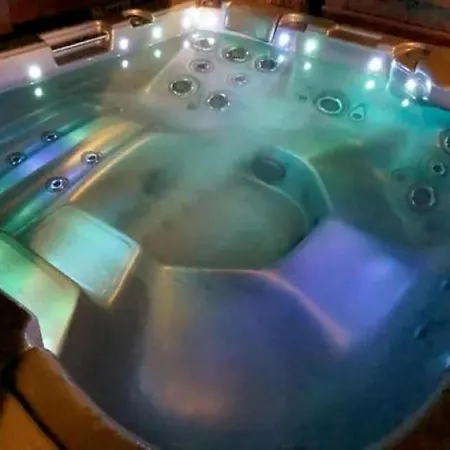 Hondvriendelijke Vakantiewoning Met Jacuzzi En Sauna Foret D'animaux Дом отдыха *