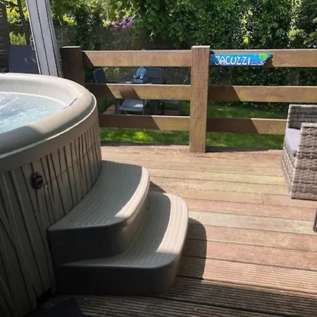 Дом отдыха Hondvriendelijke Vakantiewoning Met Jacuzzi En Sauna Foret D'animaux *